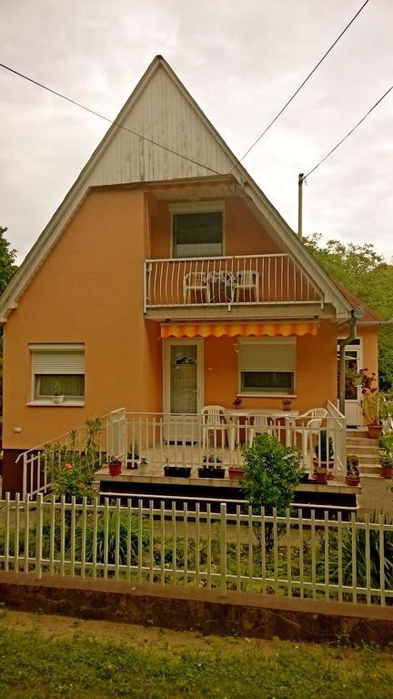 Dóra Apartmanház Zalakaros Exterior foto